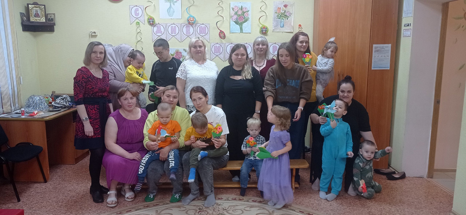 Малыши поздравили своих мам с праздником!