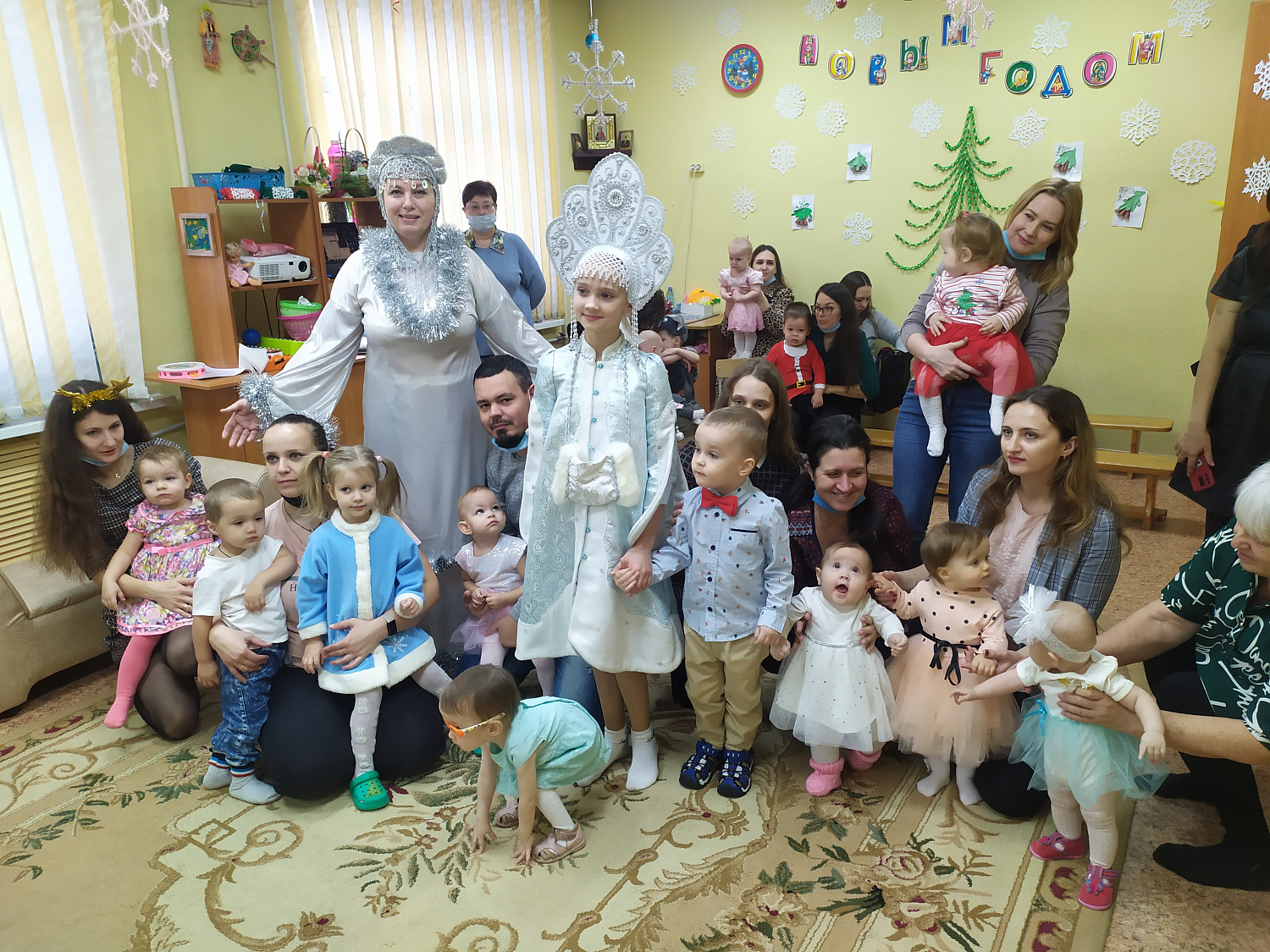 Новогоднее приключение для малышей 