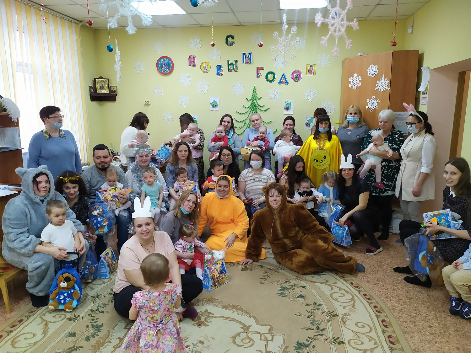 Новогоднее приключение для малышей 