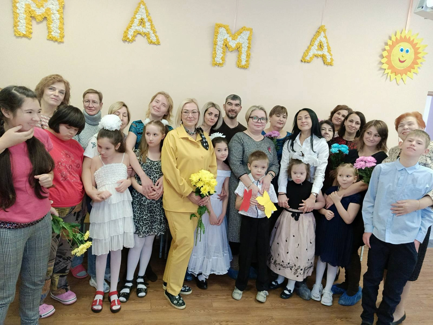 Поздравляем любимых мам!