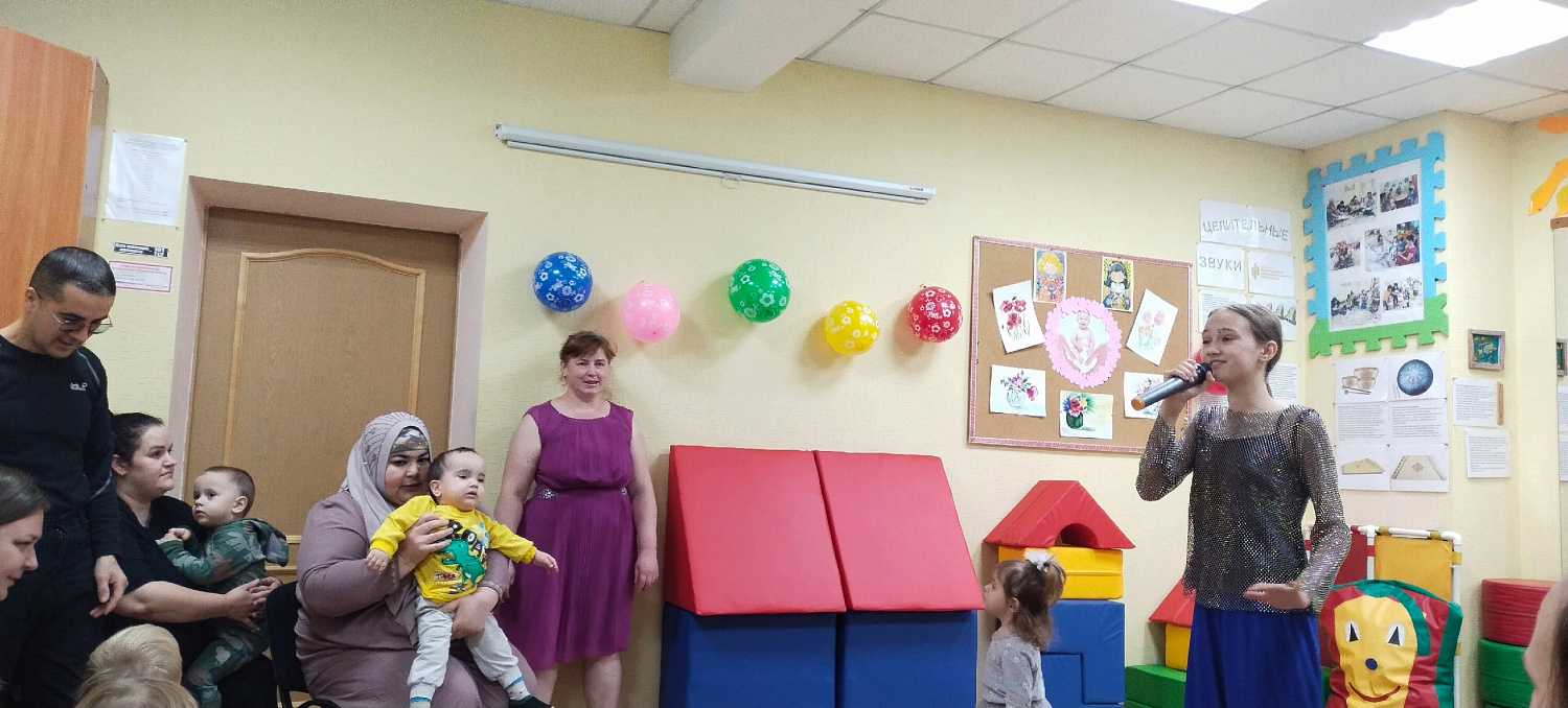 Малыши поздравили своих мам с праздником!