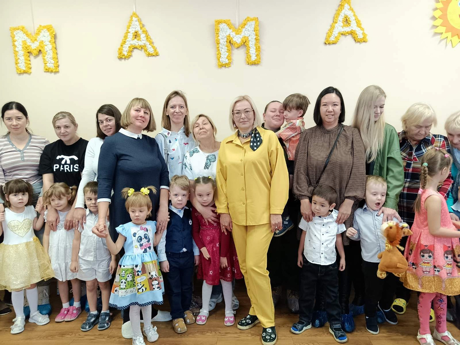 Поздравляем любимых мам!
