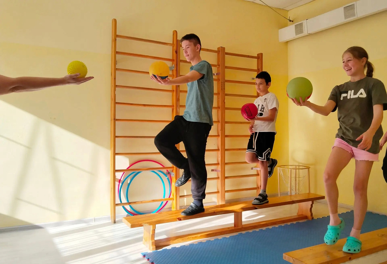 Утренняя гимнастика: ключ к бодрости и здоровью вашего ребёнка