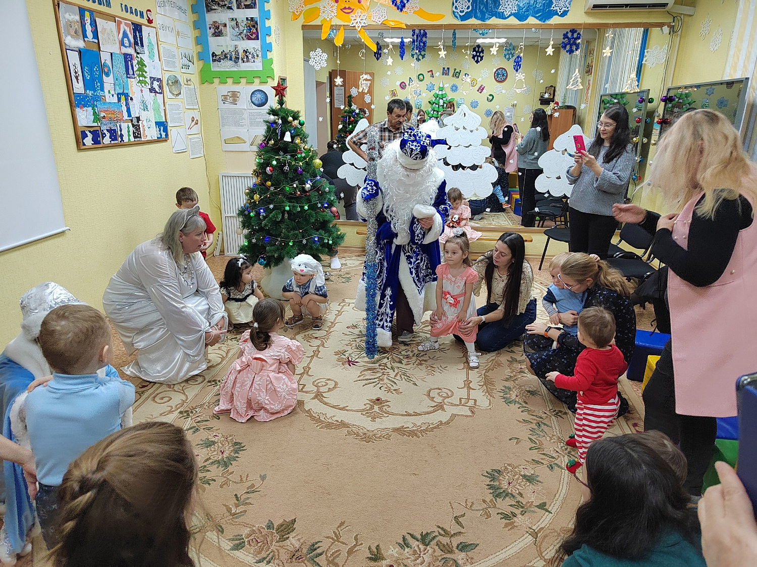  Для малышей Центра «Здоровье» провели праздничное мероприятие «Новогодние чудеса»